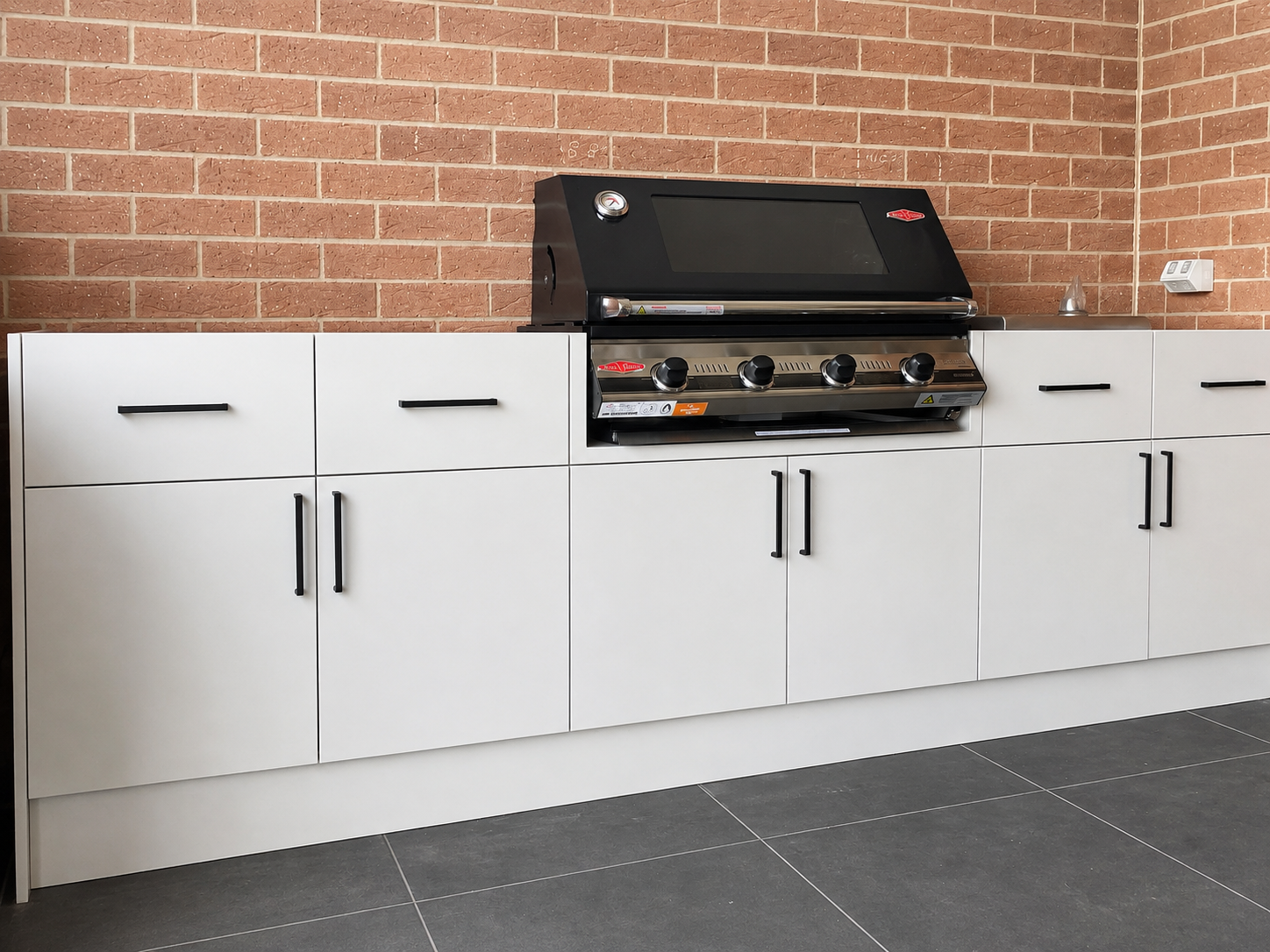 Outdoor kitchen